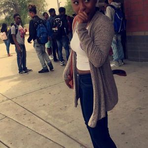 Meet your Posher, Deedee